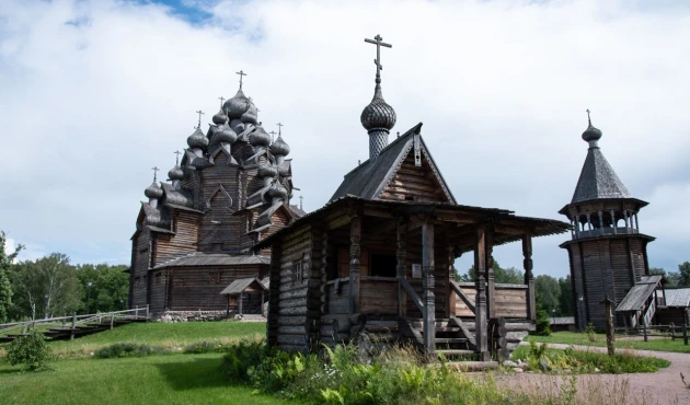 And here is the Bogoslovka manor! All buildings were built in the area of 2010, according to the dimensions of the original (and already lost)