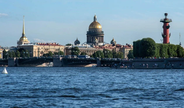 We look at the beauties of the city center