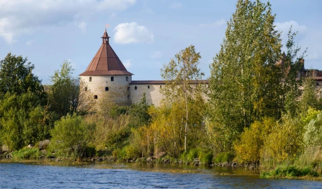 Its walls were first protected by the Novgorodians, and then by the Swedes. Until Peter the Great came to cut a window to Europe.