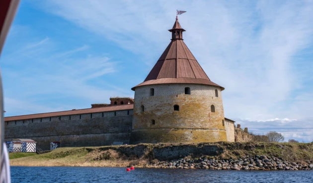 The fortress was an important hub on the trade route from the Varangians to the Greeks