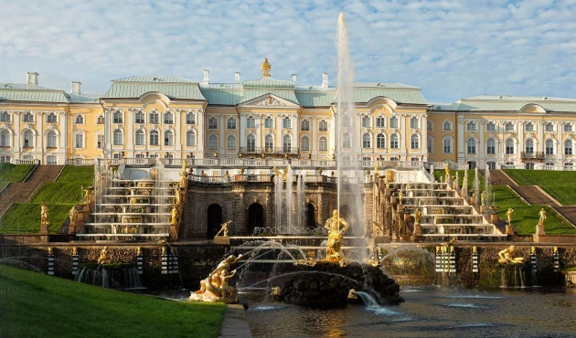 The Grand Palace and the Grand Cascade are the most important fountain of Peterhof