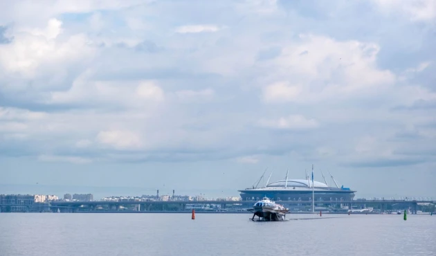 Panorama of receding St. Petersburg. You can see the new stadium and the Western High-speed Diameter (also known as the ZSD)