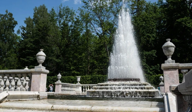The Pyramid fountain consumes 100 liters of water per second. That's 200 0.5 bottles of water!
