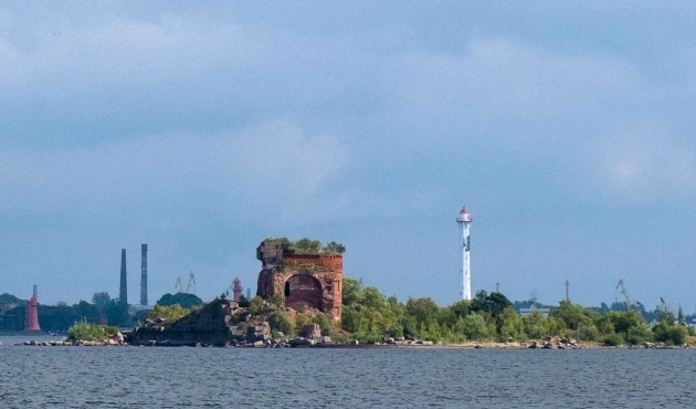 Fort "Pavel I" or what was left of it after the incredible explosion. Pavel and the fort have a sad fate.