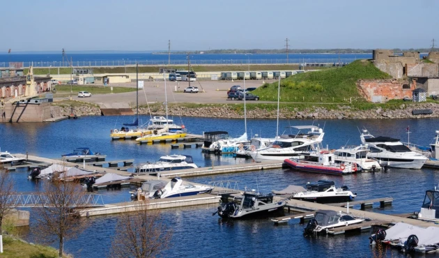 Yacht Club in Fort Constantine