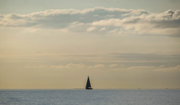 Along the way, we turn our heads in different directions and see such views