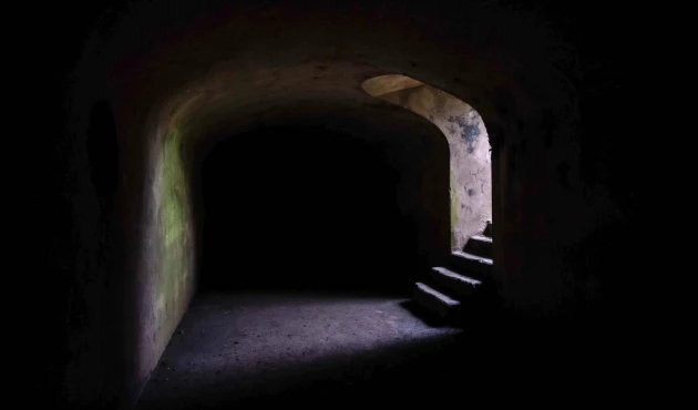 The long dark corridors of the forts