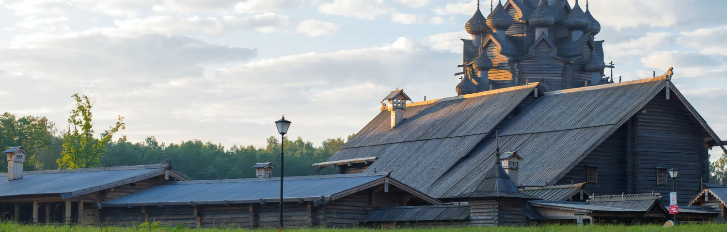 Voyage through Neva river to Bogoslovka estate