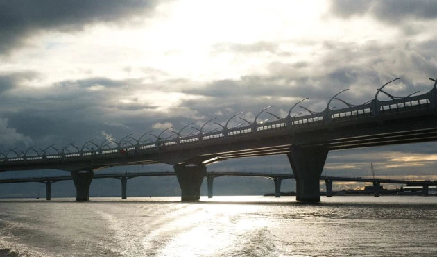 ZSD and pedestrian Yacht bridge – thanks to it you can cross from Krestovsky Island to the 300th Anniversary Park on the mainland