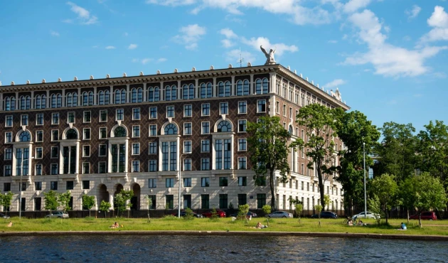 The house with griffins on Deputatskaya Street. Everything is clear