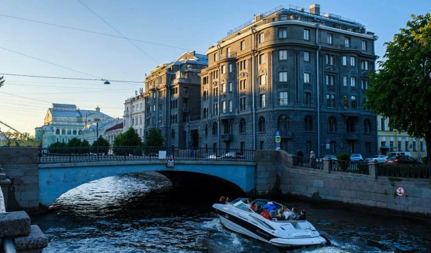 Kryukov Canal, Vega House and the Mariinsky Theatre