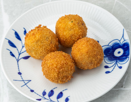 Croquettes with Cheese and Jamon