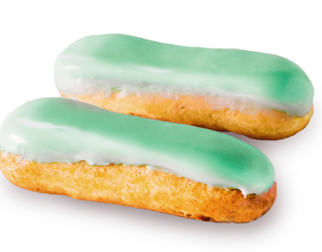 Mini Eclair with Green Tea and Pea Mousse
