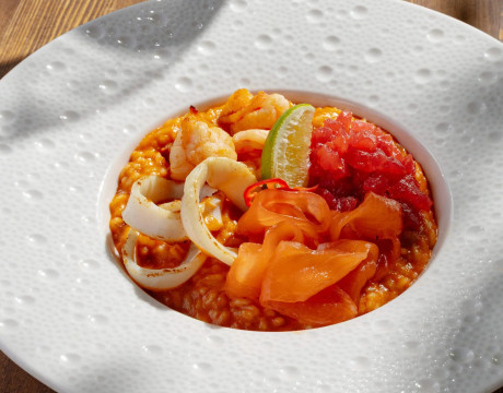 Risotto tom-yum with seafood