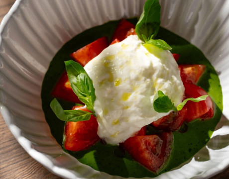 Stracciatella with Baku tomatoes