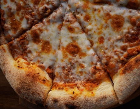 Bolognese pizza