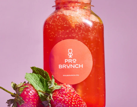 Strawberry mojito lemonade